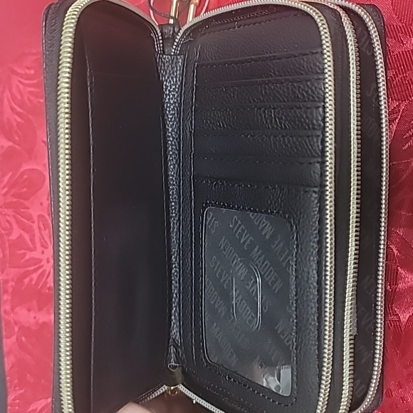 ****SALE***  👜 Chic Steve Madden Wristlet with Tag 👜 - Picture 8 of 11